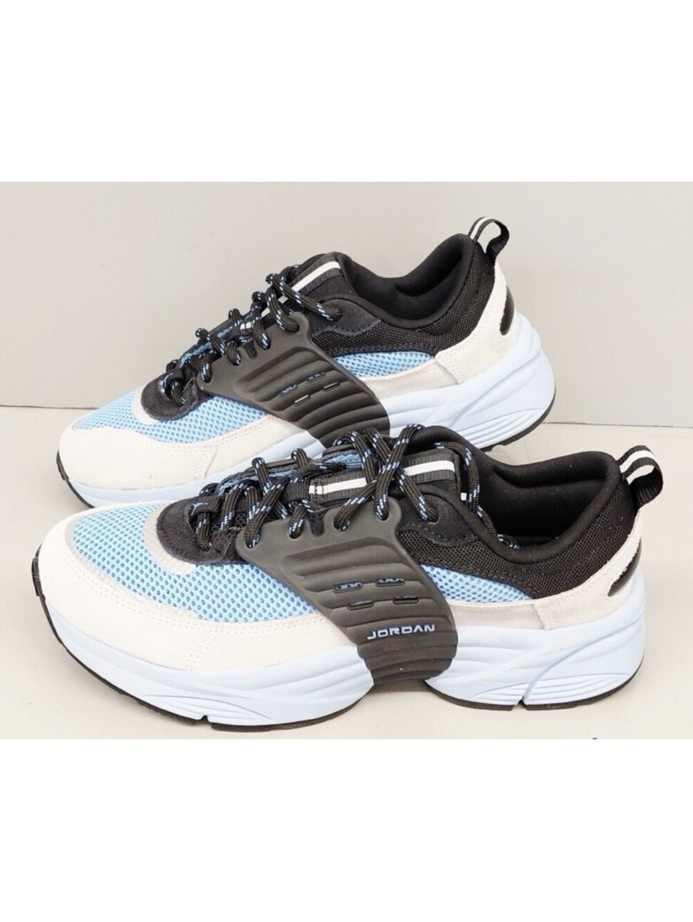 Jordan Trunner O/S in the "Psychic Blue / University Blue-Black"  Size 8